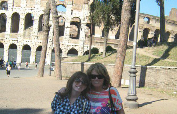 Pamand Lisa at the Colosseum